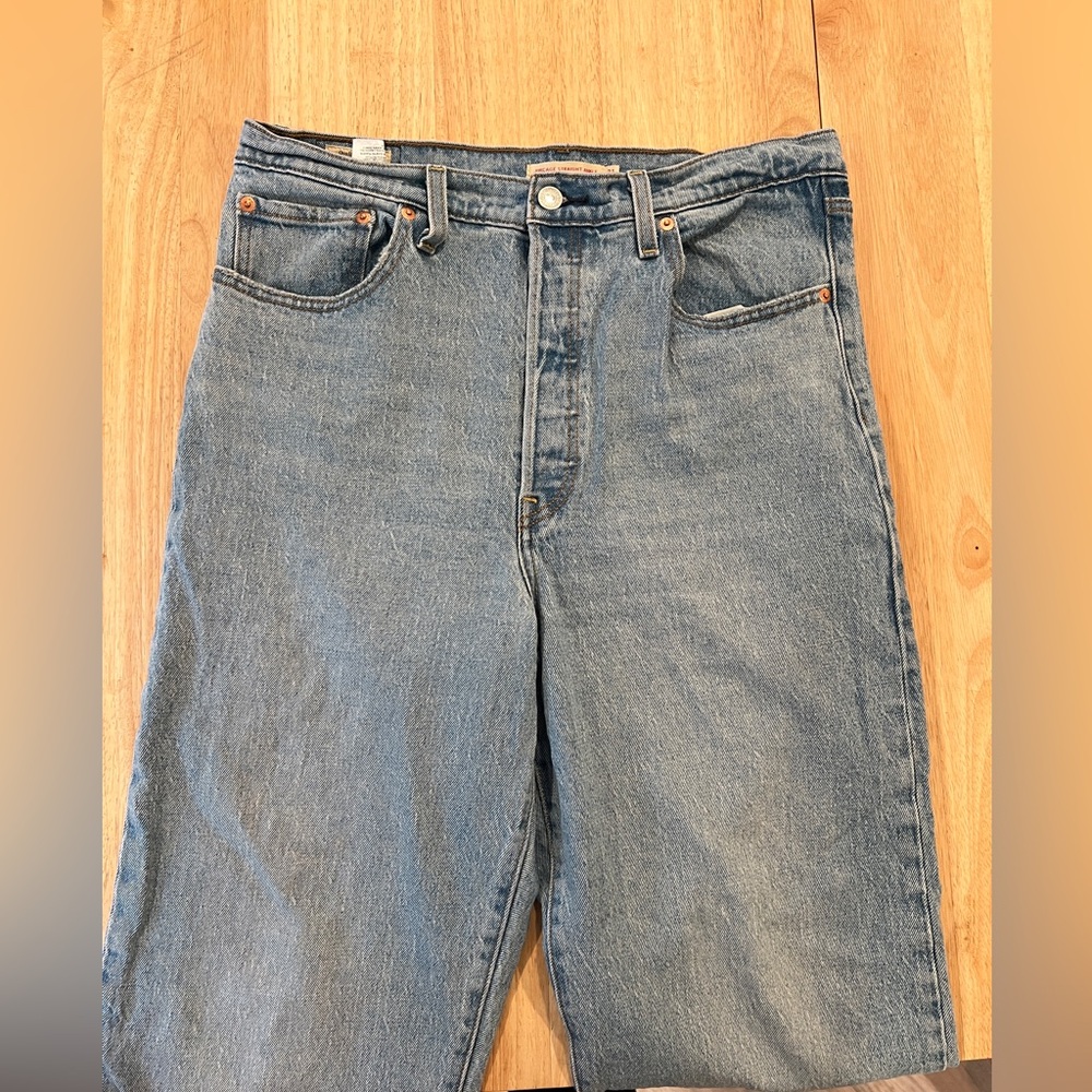 Levi’s Ribcage Straight Ankle size 31